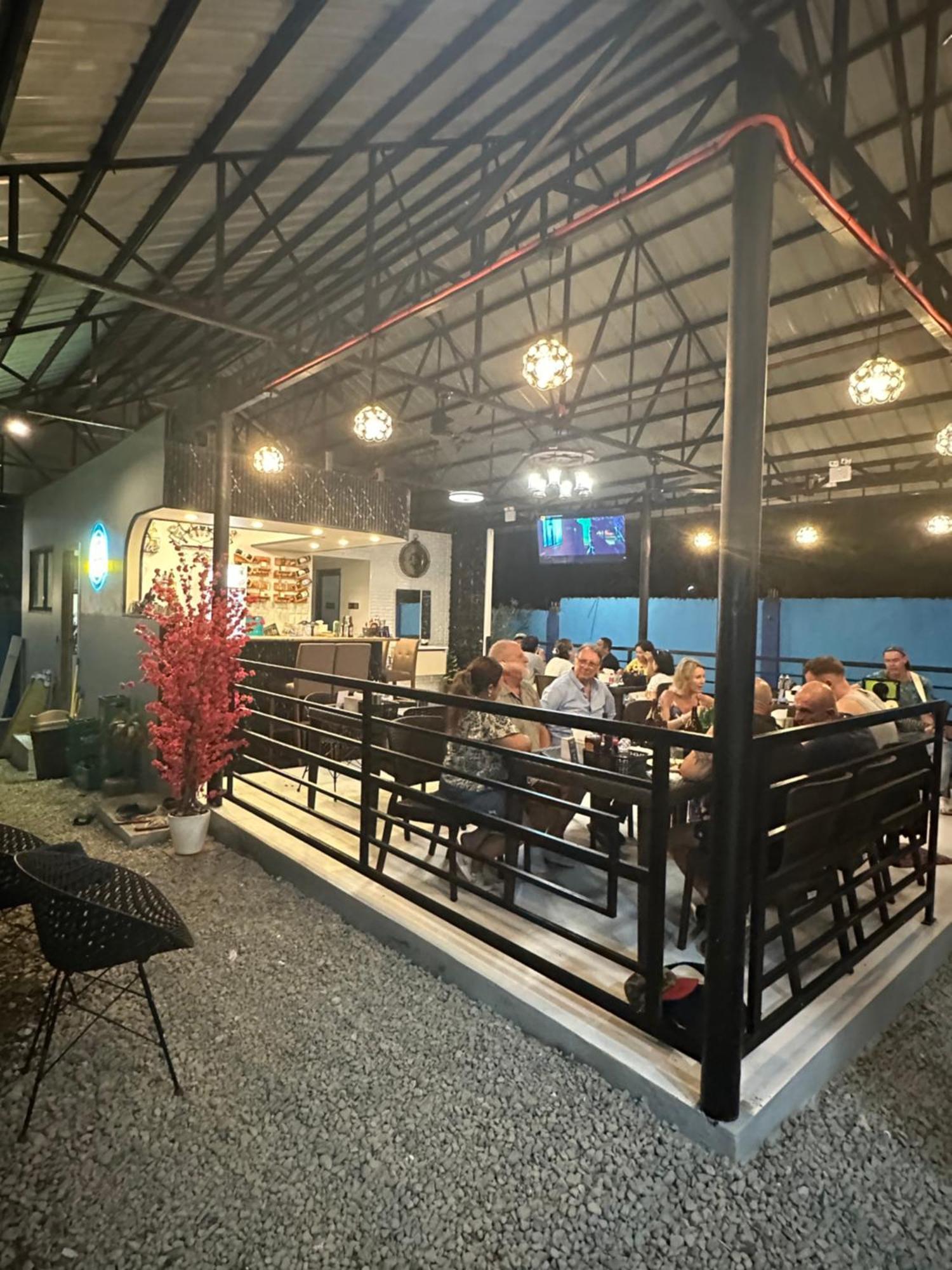 Blue Summer Suites & Restaurant Bingag Bagian luar foto
